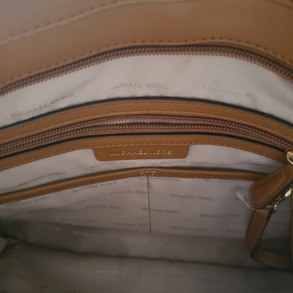 MK handbag ๐ - Picture 4 of 13